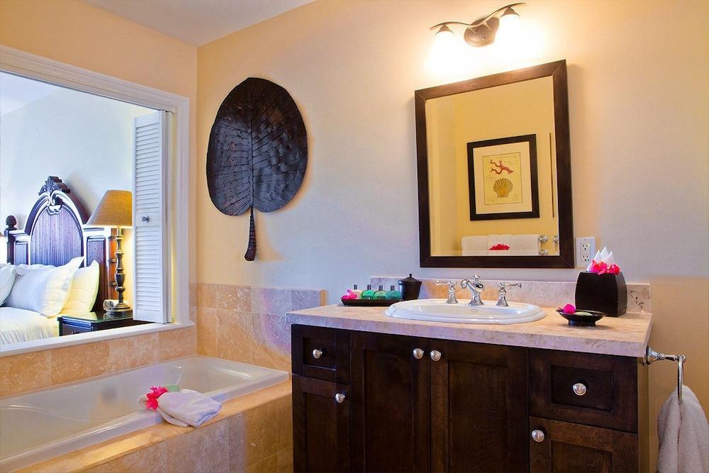 Villa Del Mar Grace Bay Exterior photo