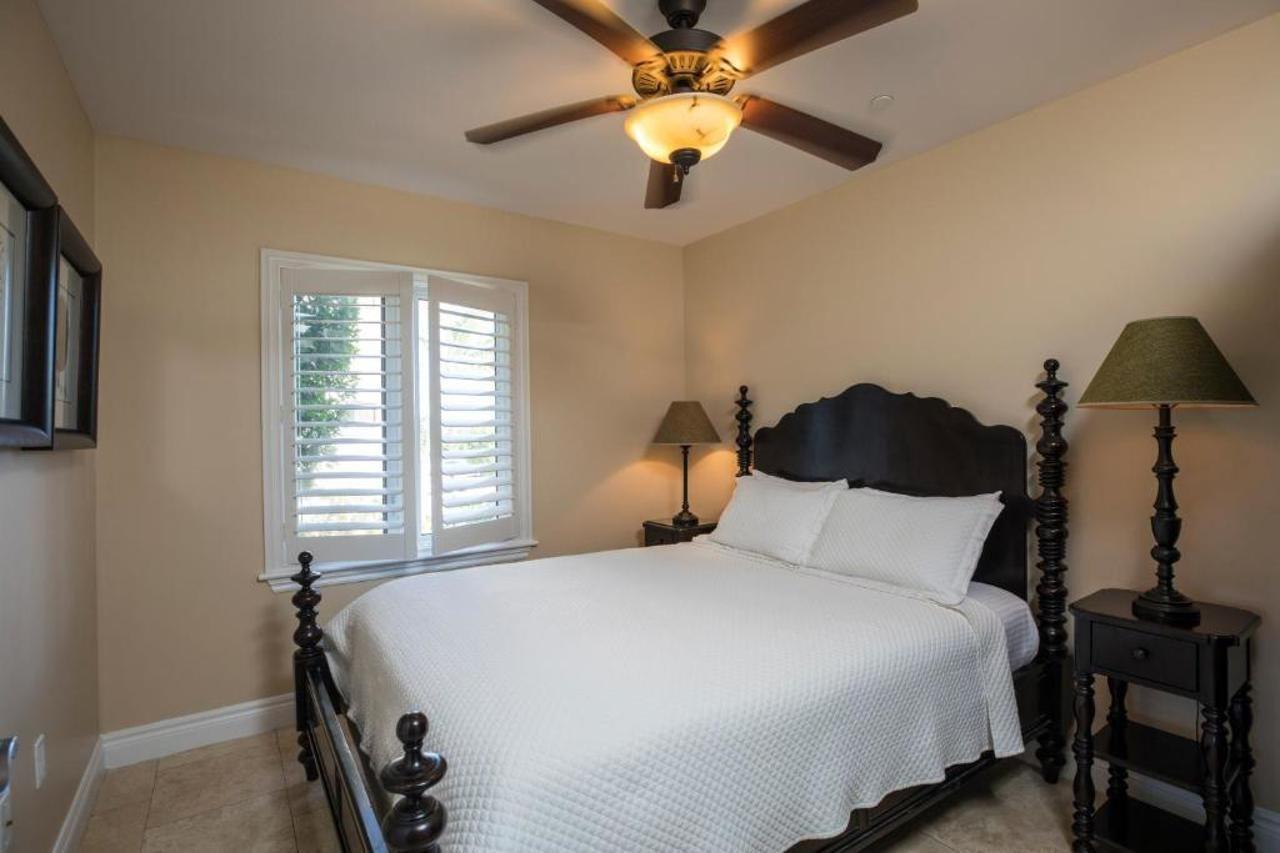 Villa Del Mar Grace Bay Exterior photo
